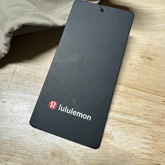 Lululemon Windproof Full Zip Golf Vest Khaki Men's Size Small New With Tags - Picture 6 of 8